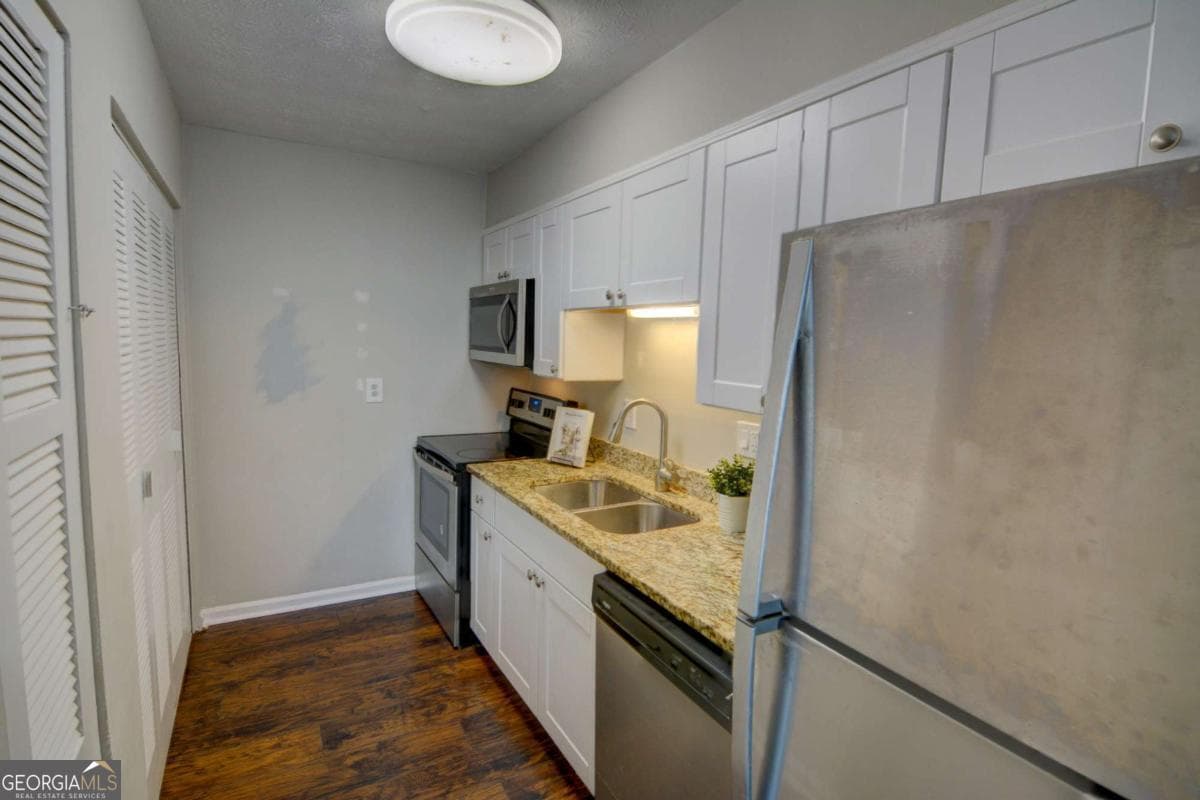 2 bedroom, 1 bathroom, 977 sq ft condominium for sale at 6241 Overlook Road 6241, Peachtree Corners, GA 30092 — photo 8