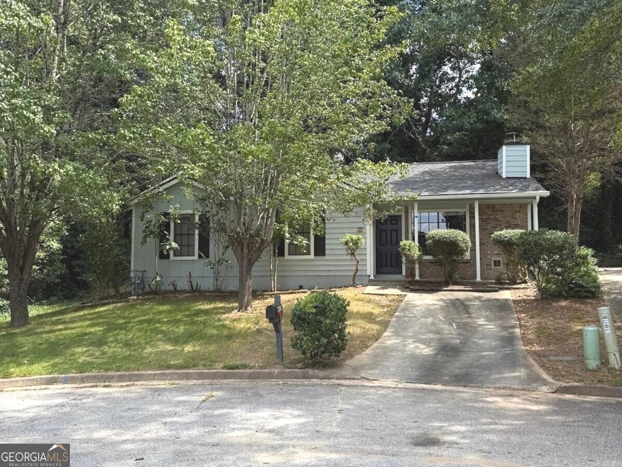 3 bedroom, 2 bathroom, 1,222 sq ft single family residence for rent at 4952 Isle Royal Court, Stone Mountain, GA 30088 for $1,650 a month — photo 1 of 11
