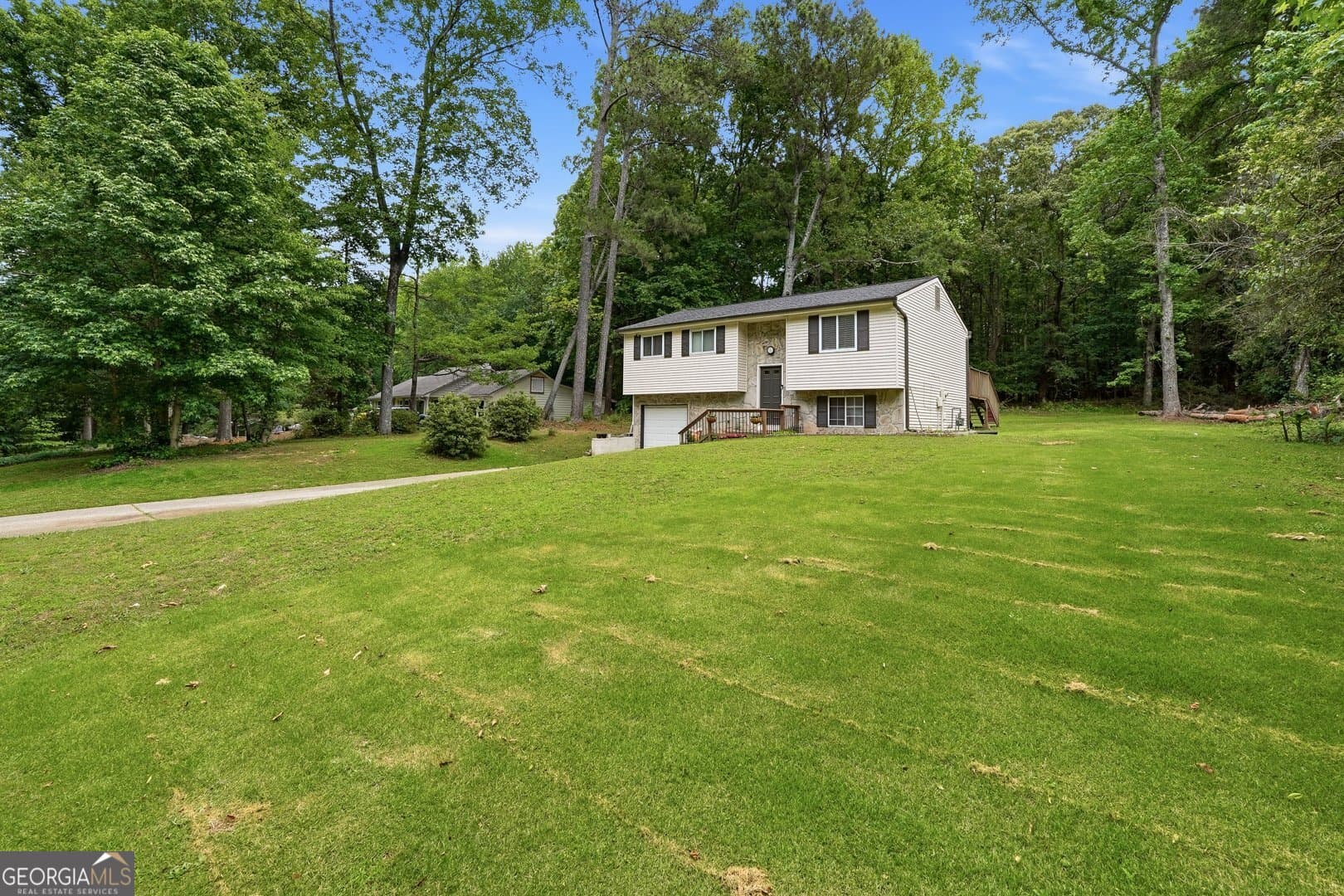 4 bedroom, 2 bathroom, 1,499 sq ft single family residence for sale at 3775 Somerset Drive, Marietta, GA 30064 — photo 3