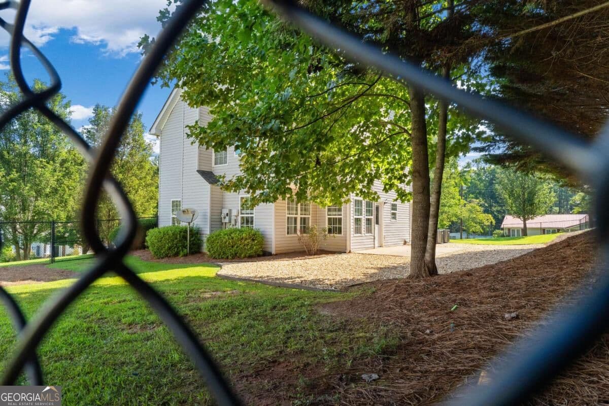 3 bedroom, 2.5 bathroom, 1,664 sq ft single family residence for sale at 107 Lindsey Drive, Bremen, GA 30110 — photo 9