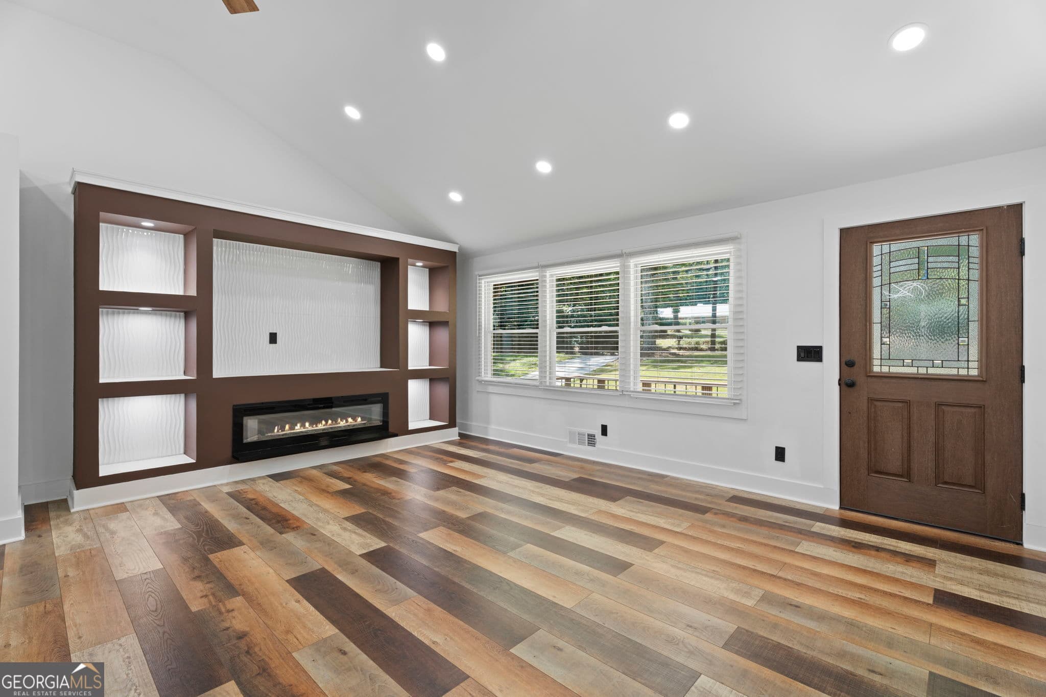 4 bedroom, 3 bathroom, 2,632 sq ft single family residence for sale at 2783 Ben Hill Road, East Point, GA 30344 — photo 7