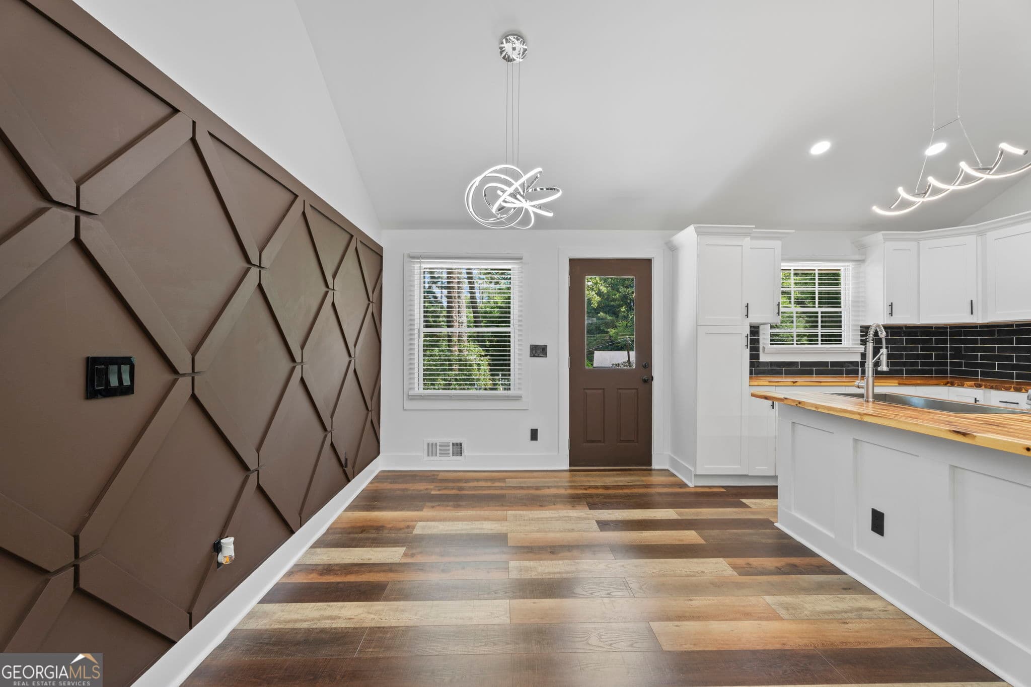 4 bedroom, 3 bathroom, 2,632 sq ft single family residence for sale at 2783 Ben Hill Road, East Point, GA 30344 — photo 5