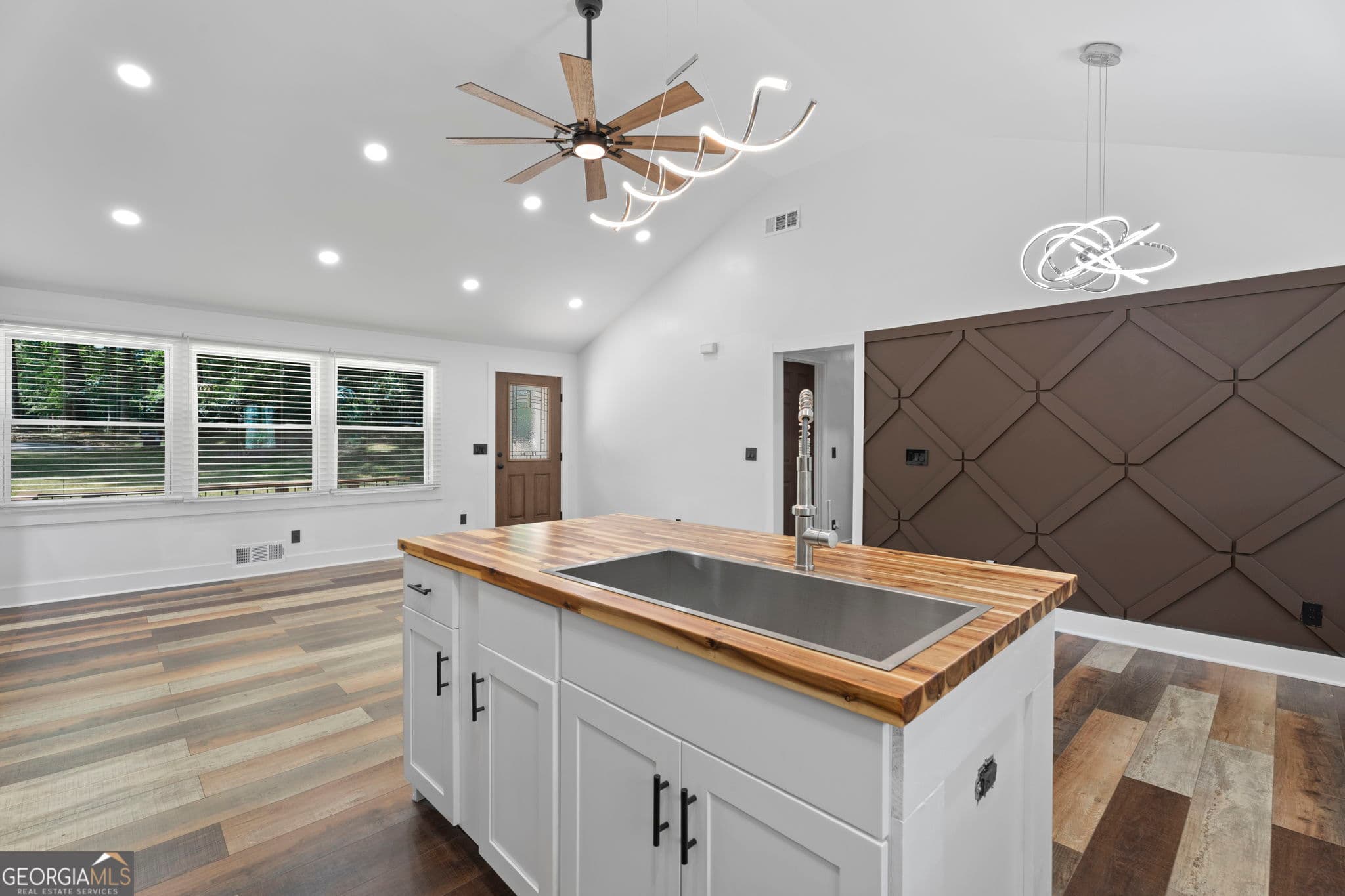 4 bedroom, 3 bathroom, 2,632 sq ft single family residence for sale at 2783 Ben Hill Road, East Point, GA 30344 — photo 8
