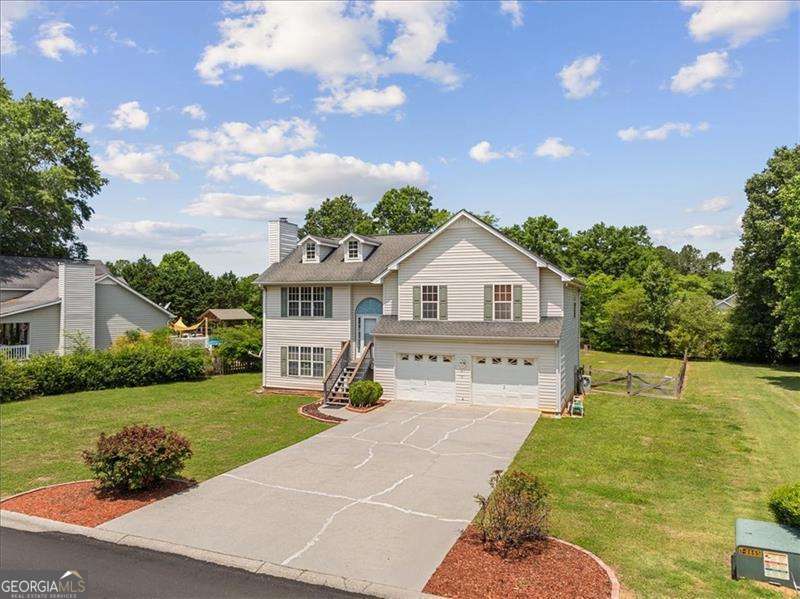 4 bedroom, 2.5 bathroom single family residence for sale at 143 Honeysuckle Drive, Calhoun, GA 30701 — photo 2
