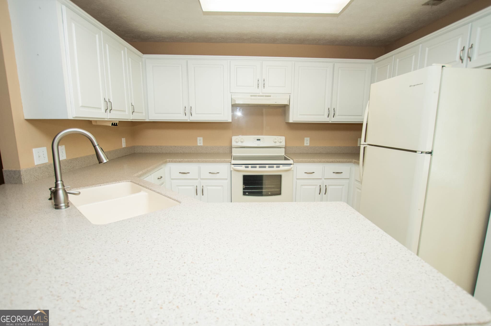 3 bedroom, 2 bathroom, 1,355 sq ft single family residence for sale at 487 Spring Street, Social Circle, GA 30025 — photo 9