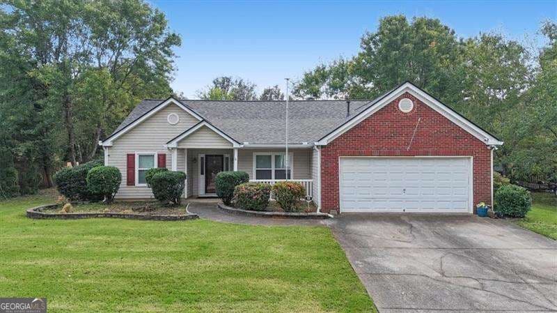 3 bedroom, 2 bathroom, 1,783 sq ft single family residence for sale at 33 Glenabbey Drive, Cartersville, GA 30120