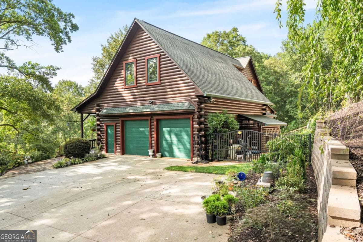 4 bedroom, 3.5 bathroom single family residence for sale at 3383 Indian Springs Drive, Hiawassee, GA 30546 — photo 6