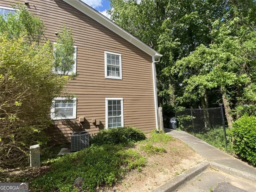 3 bedroom, 2.5 bathroom townhouse for rent at 1017 Rock Creek Lane, Norcross, GA 30093 for $1,950 a month — photo 1 of 11