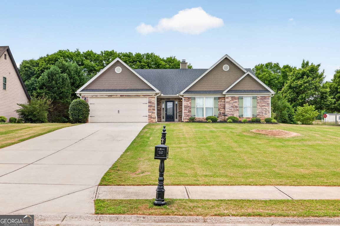 4 bedroom, 2.5 bathroom, 2,321 sq ft single family residence sold at 20 Overlook Lane, Jefferson, GA 30549