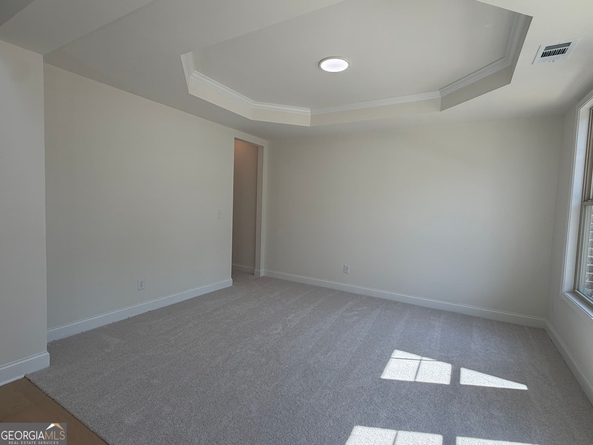 5 bedroom, 3 bathroom, 3,000 sq ft single family residence for rent at 5927 Creek Indian Drive, Sugar Hill, GA 30518 for $3,700 a month — photo 3