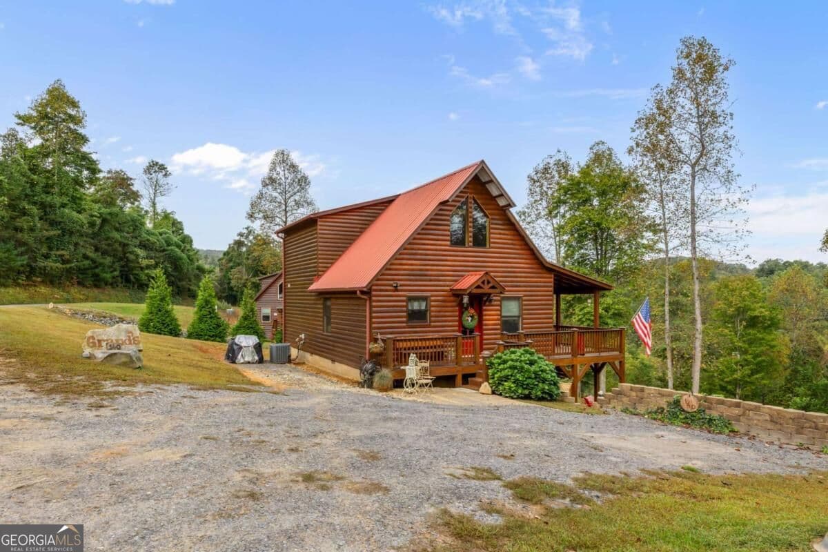 2 bedroom, 2 bathroom, 1,296 sq ft cabin,single family residence for sale at 140 Carolina Fox Circle, Murphy, NC 28906 — photo 7