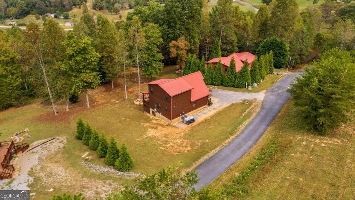 2 bedroom, 2 bathroom, 1,296 sq ft cabin,single family residence for sale at 140 Carolina Fox Circle, Murphy, NC 28906 — photo 3