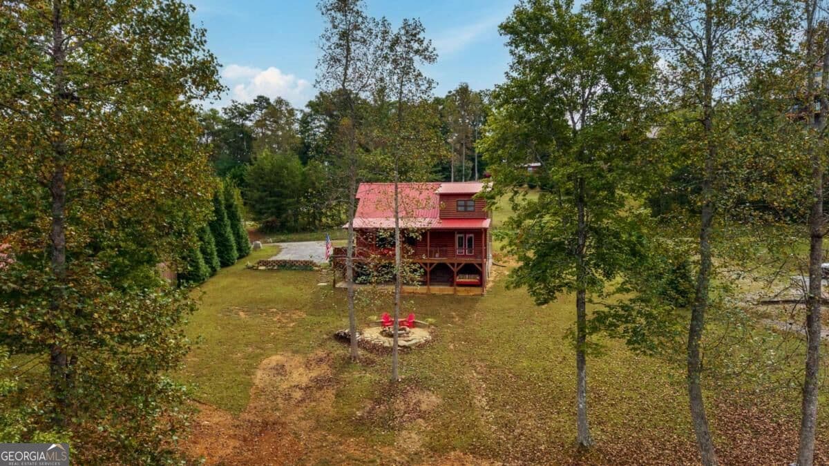 2 bedroom, 2 bathroom, 1,296 sq ft cabin,single family residence for sale at 140 Carolina Fox Circle, Murphy, NC 28906 — photo 5