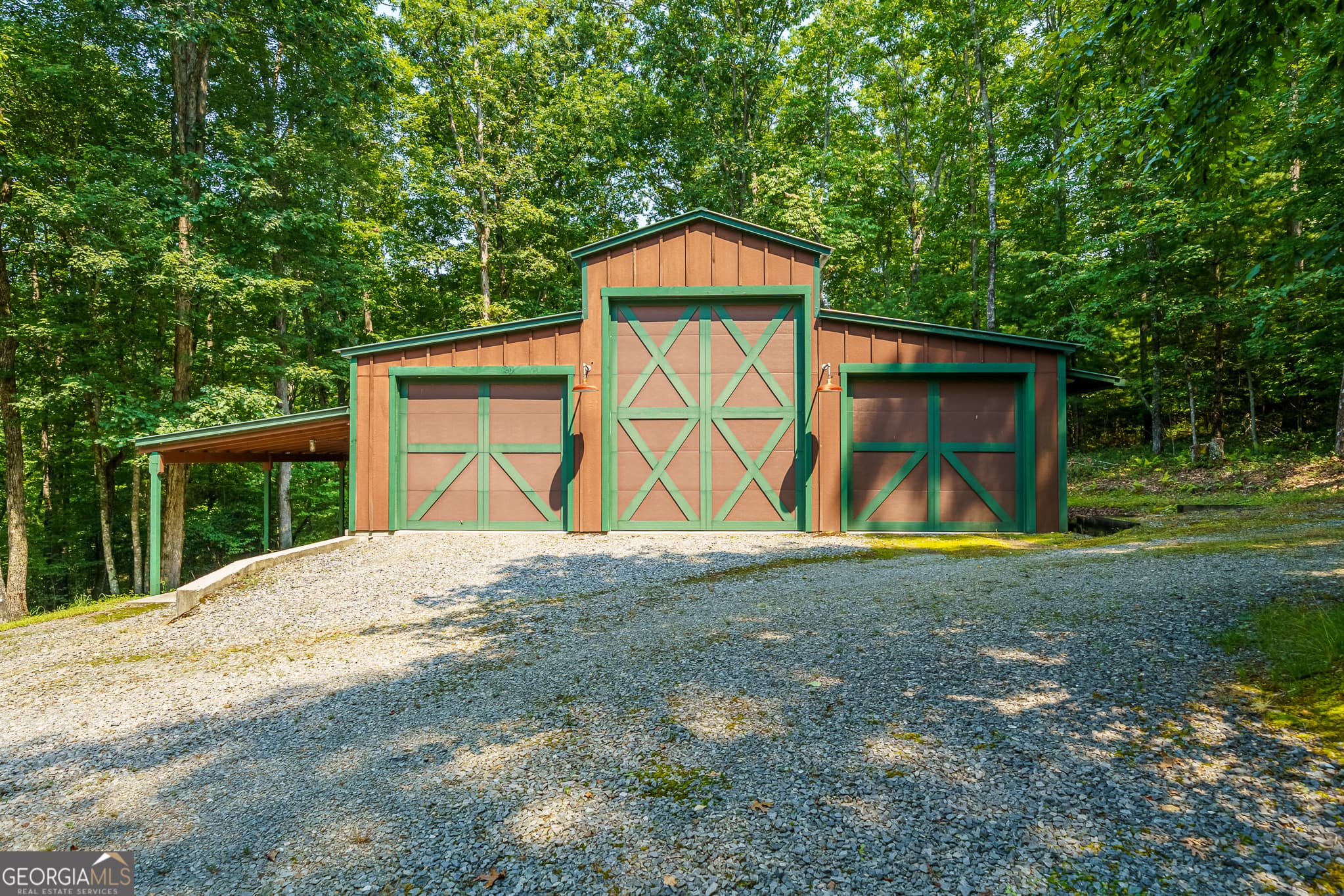 3 bedroom, 3.5 bathroom, 2,520 sq ft cabin,single family residence for sale at 24 Indian Lake Road, Mineral Bluff, GA 30559 — photo 3