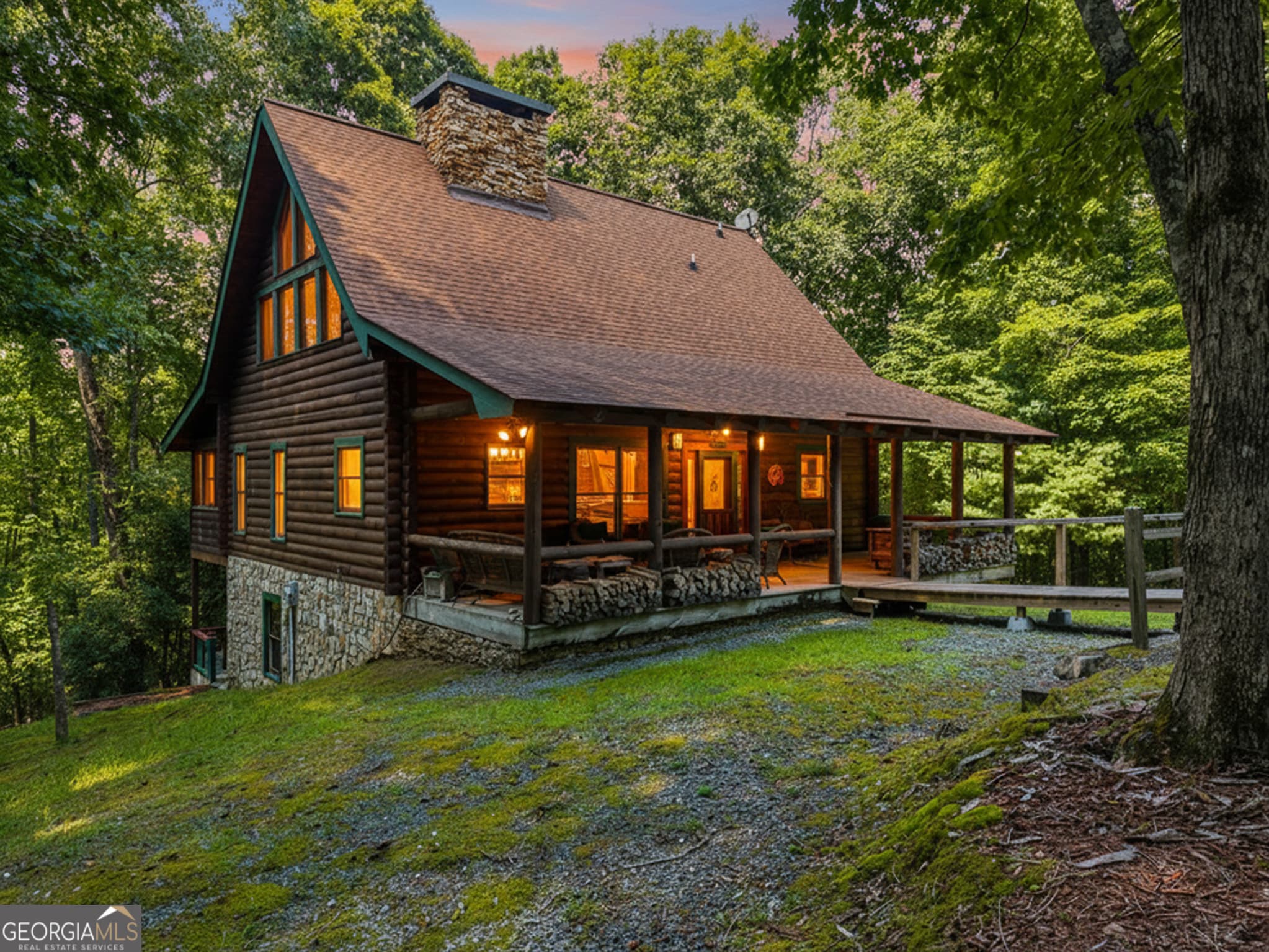 3 bedroom, 3.5 bathroom, 2,520 sq ft cabin,single family residence for sale at 24 Indian Lake Road, Mineral Bluff, GA 30559 — photo 5