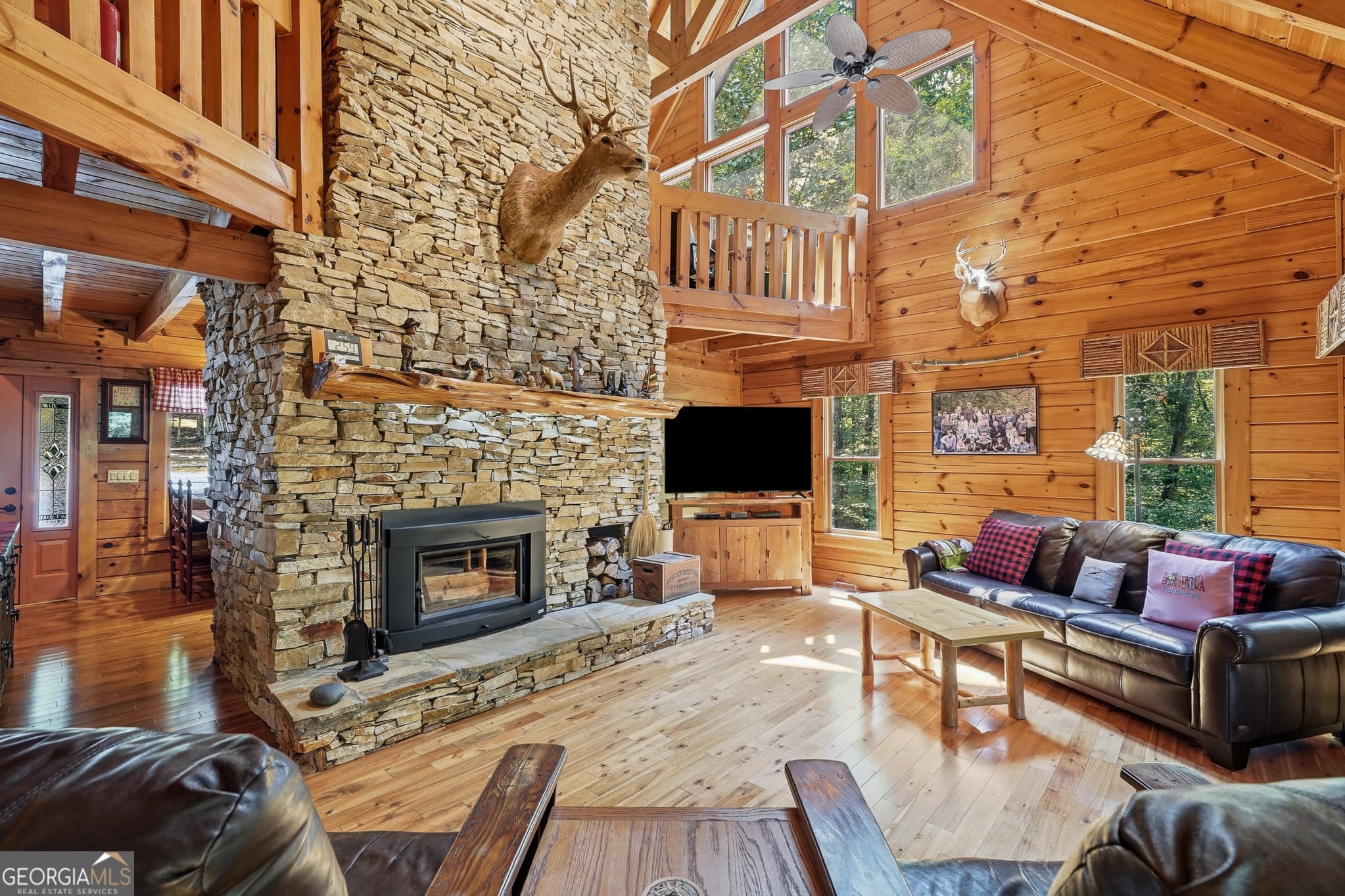 3 bedroom, 3.5 bathroom, 2,520 sq ft cabin,single family residence for sale at 24 Indian Lake Road, Mineral Bluff, GA 30559 — photo 10