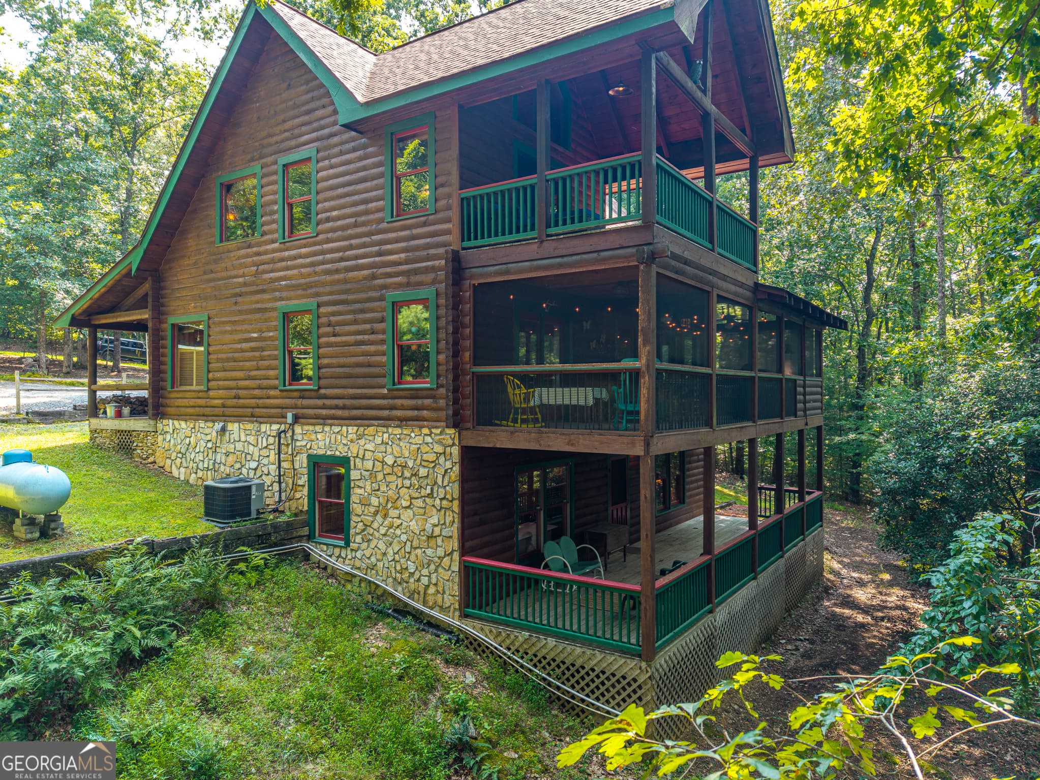 3 bedroom, 3.5 bathroom, 2,520 sq ft cabin,single family residence for sale at 24 Indian Lake Road, Mineral Bluff, GA 30559 — photo 4