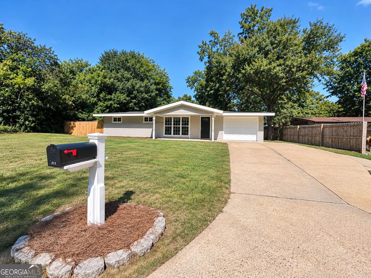 3 bedroom, 2.5 bathroom, 1,362 sq ft single family residence for sale at 855 Emerald Street, Columbus, GA 31904 — photo 2