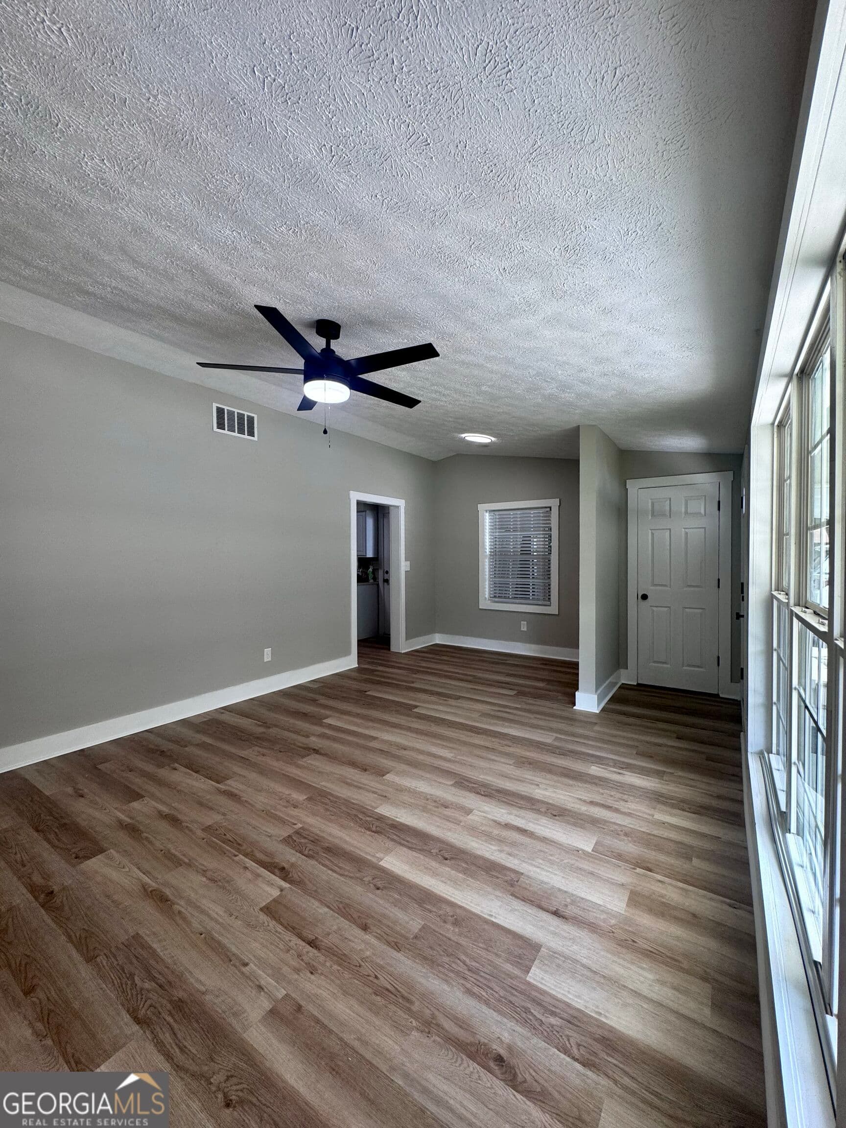 3 bedroom, 2.5 bathroom, 1,362 sq ft single family residence for sale at 855 Emerald Street, Columbus, GA 31904 — photo 5