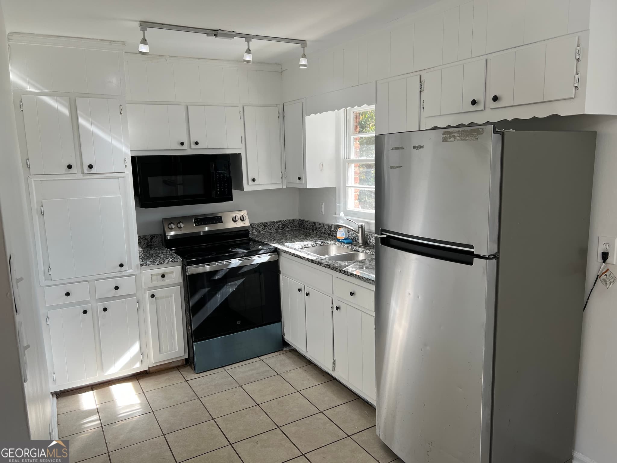 multi family for sale at 2581 Oak Circle, Ellenwood, GA 30294 — photo 3