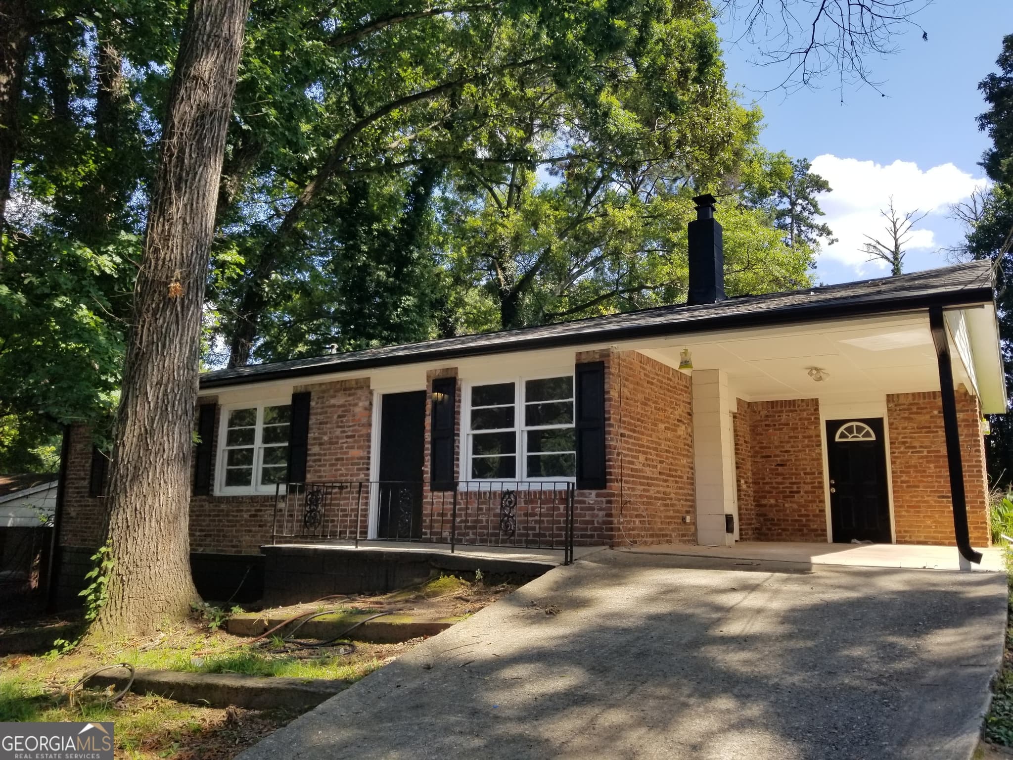 multi family for sale at 2581 Oak Circle, Ellenwood, GA 30294