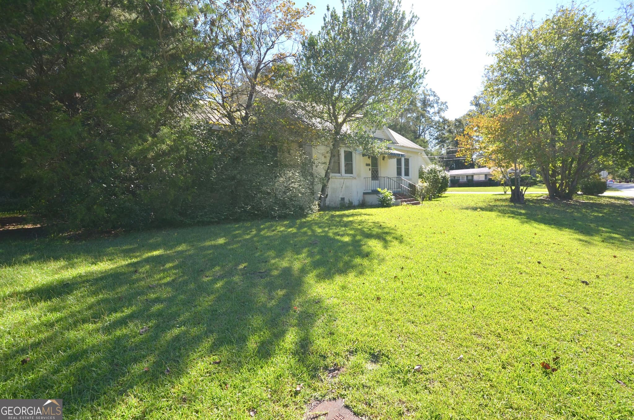 4 bedroom, 2.5 bathroom, 2,343 sq ft single family residence for sale at 5408 Park Street, Eastman, GA 31023 — photo 6