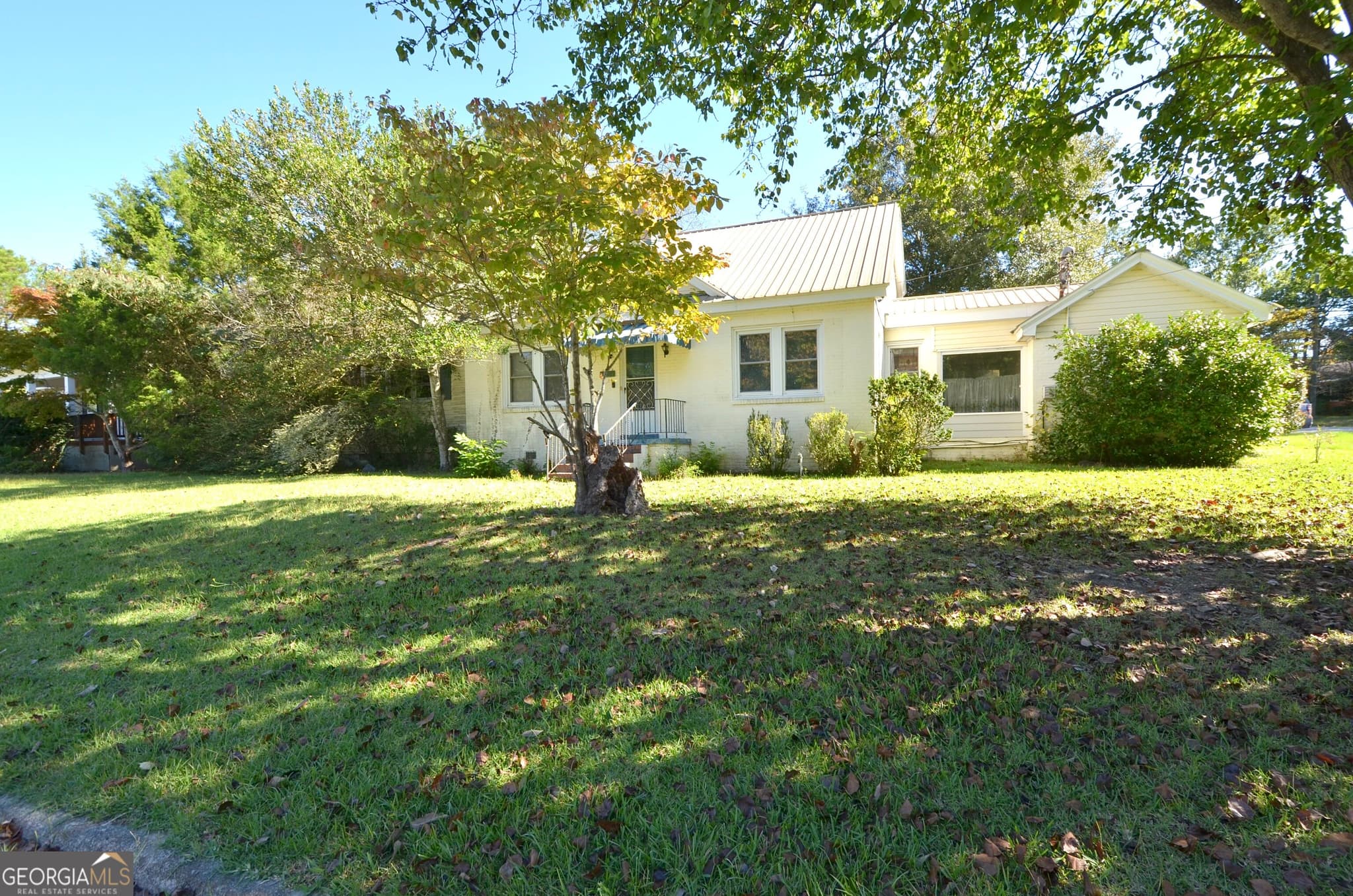 4 bedroom, 2.5 bathroom, 2,343 sq ft single family residence for sale at 5408 Park Street, Eastman, GA 31023 — photo 3