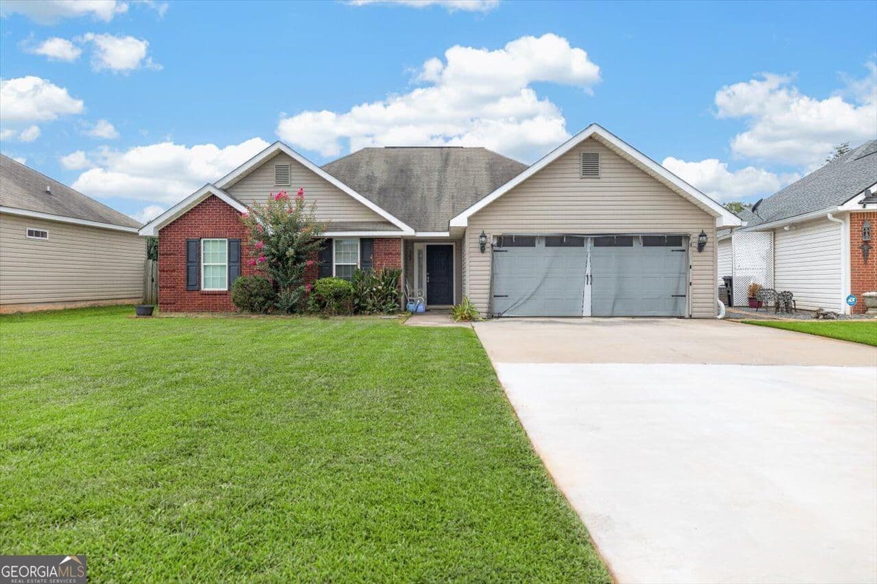 4 bedroom, 2 bathroom, 1,561 sq ft single family residence for sale at 707 Madison Place Parkway, Byron, GA 31008 — photo 2