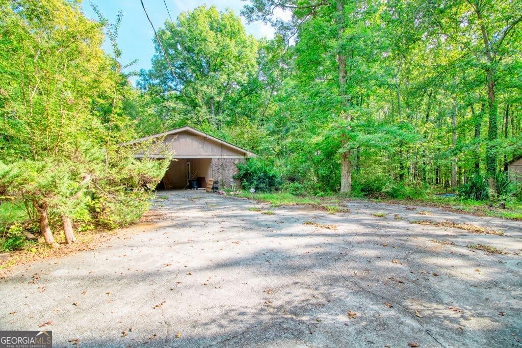 3 bedroom, 2 bathroom, 1,739 sq ft single family residence for sale at 1847 W Hightower Trial, Conyers, GA 30012 — photo 8