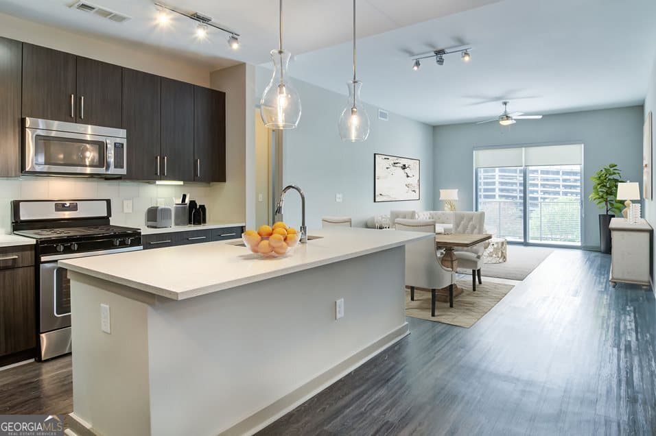 1 bedroom, 1 bathroom, 771 sq ft apartment for rent at 2144 Peachtree Road 404, Atlanta, GA 30309 for $1,583 a month — photo 6