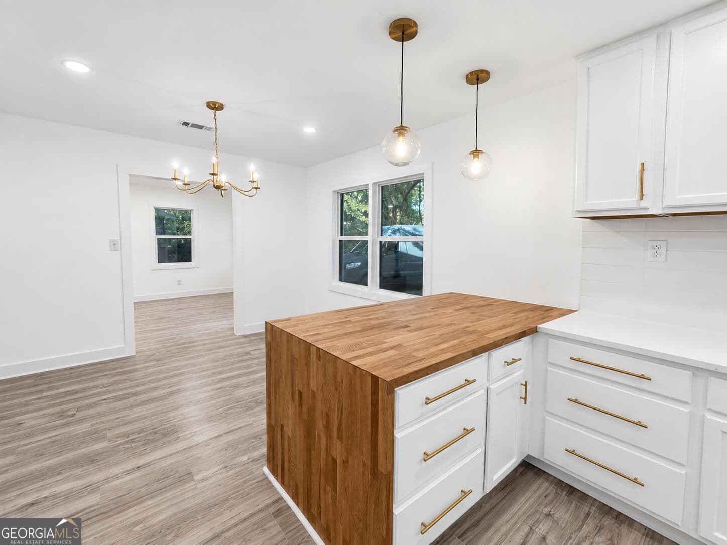 3 bedroom, 2 bathroom, 1,360 sq ft single family residence for sale at 103 Edna Place, Warner Robins, GA 31093 — photo 7