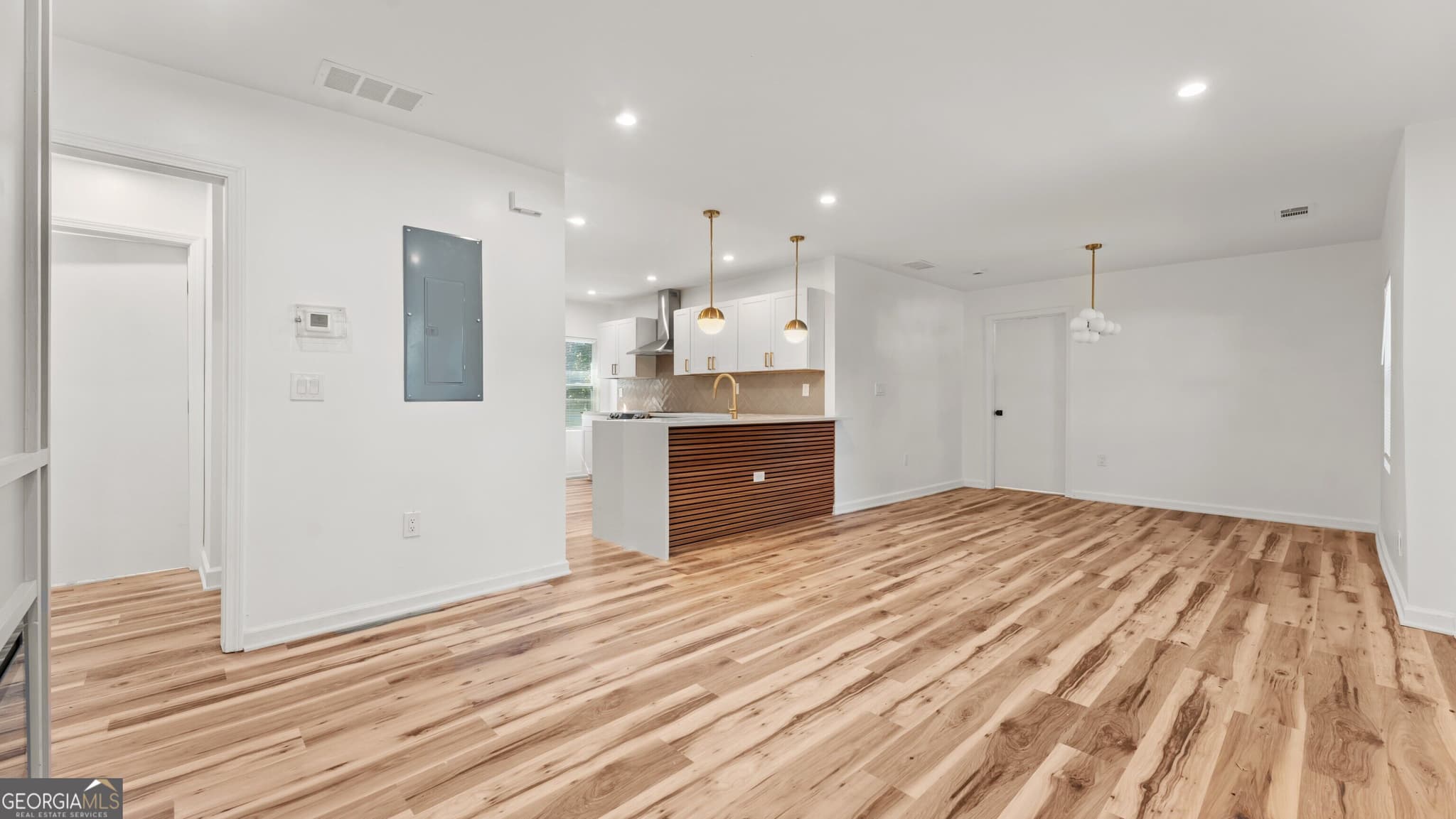 3 bedroom, 3 bathroom, 1,262 sq ft single family residence for sale at 1324 Eastridge Road, Atlanta, GA 30311 — photo 3