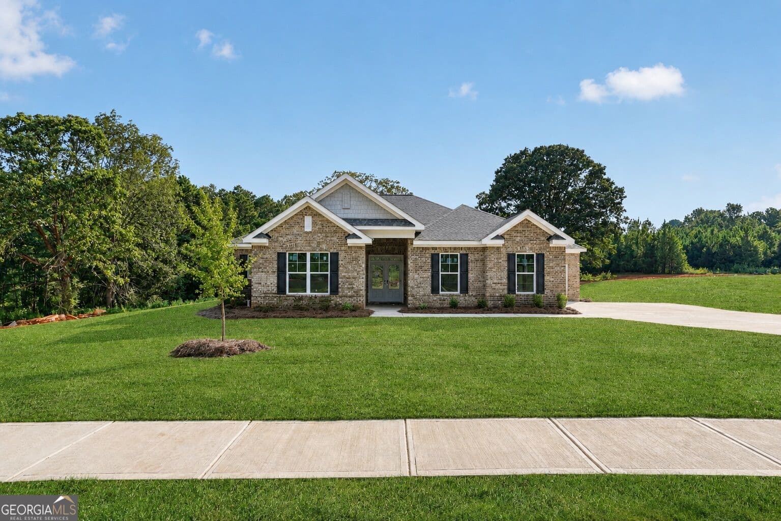 4 bedroom, 3 bathroom, 2,759 sq ft single family residence for sale at 132 Patillo Manor 08, Stockbridge, GA 30281 — photo 3