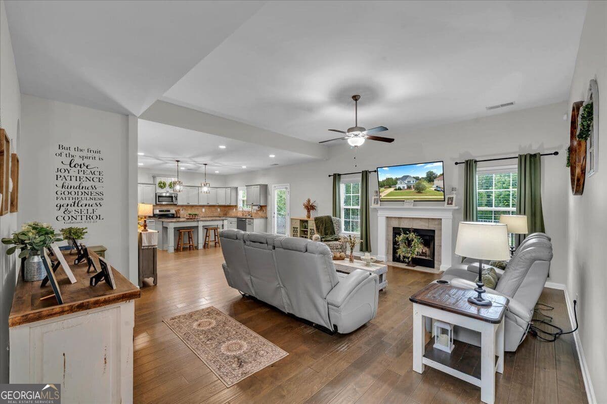 4 bedroom, 3.5 bathroom, 2,983 sq ft single family residence for sale at 200 Brampton Way, Perry, GA 31069 — photo 10