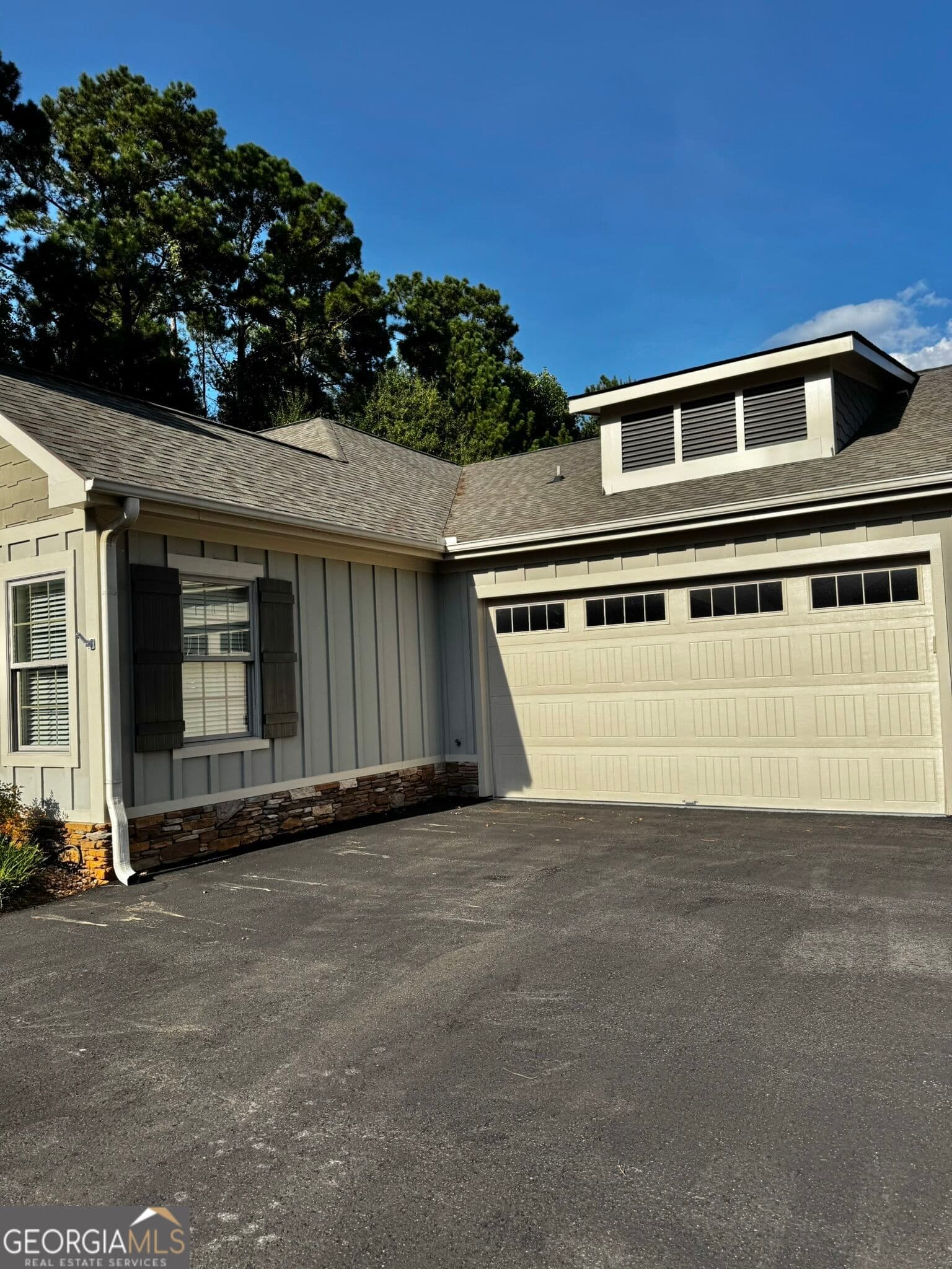 3 bedroom, 3 bathroom, 1,969 sq ft condominium for sale at 122 Edgewood Court, Eatonton, GA 31024 — photo 2