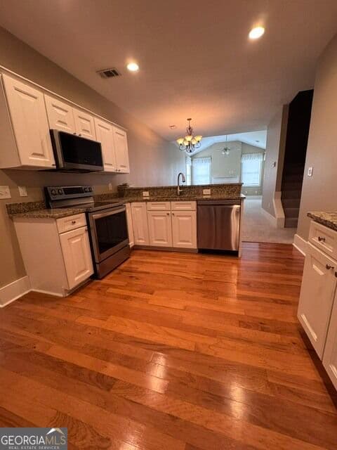3 bedroom, 3 bathroom, 1,969 sq ft condominium for sale at 122 Edgewood Court, Eatonton, GA 31024 — photo 4