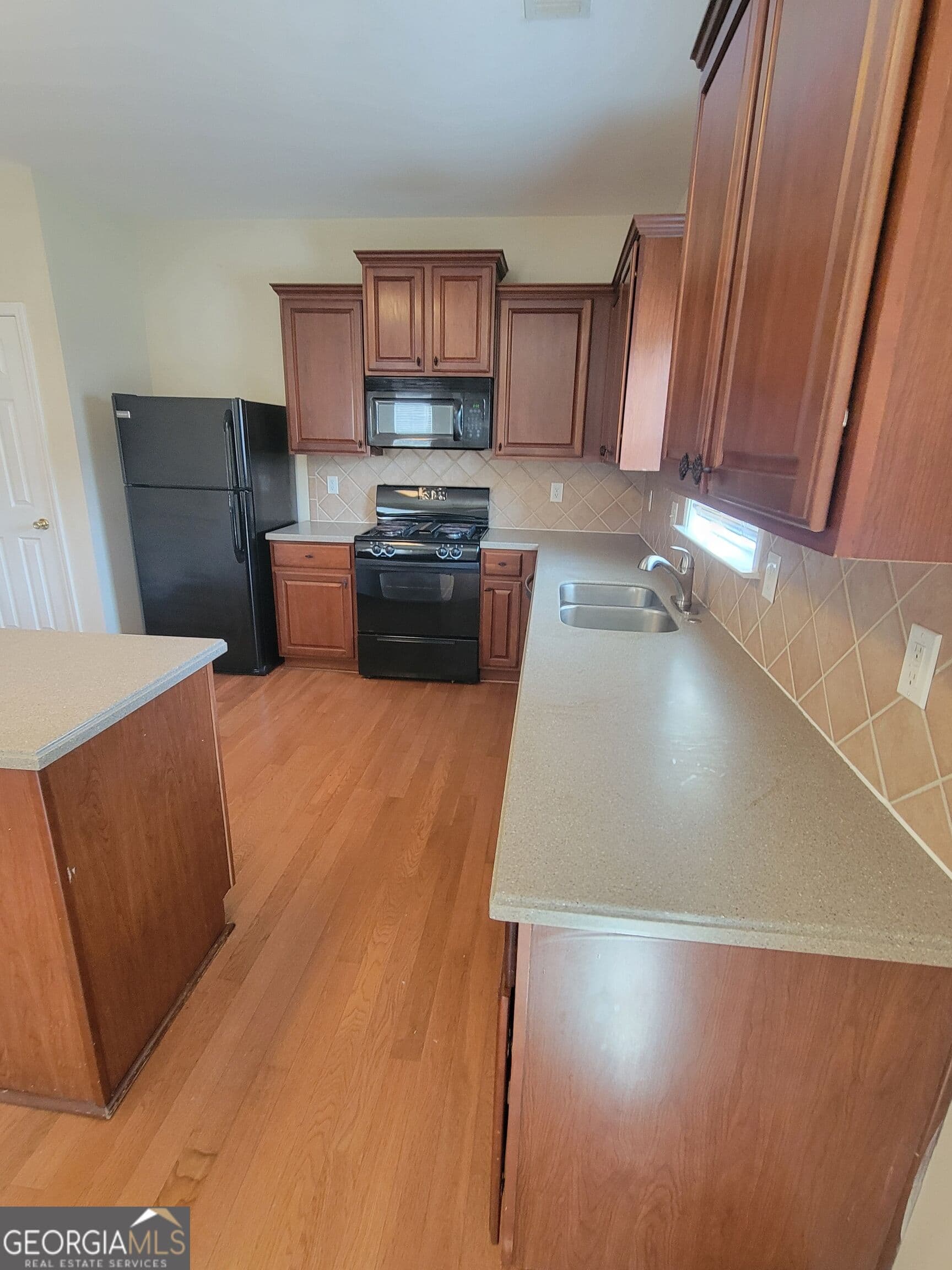 3 bedroom, 2.5 bathroom, 2,870 sq ft single family residence for sale at 3608 Wood Point Way, Gainesville, GA 30507 — photo 9