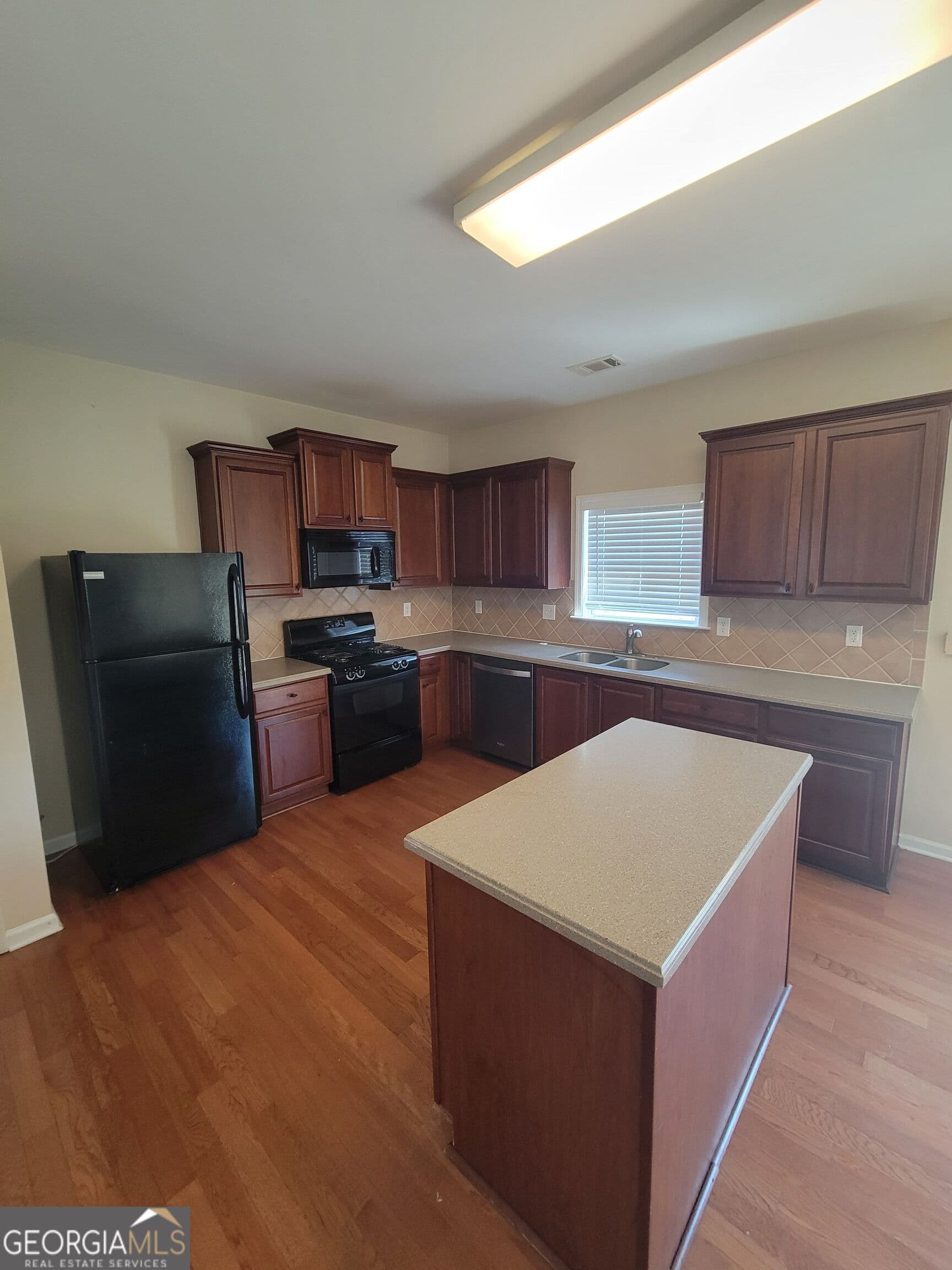 3 bedroom, 2.5 bathroom, 2,870 sq ft single family residence for sale at 3608 Wood Point Way, Gainesville, GA 30507 — photo 8