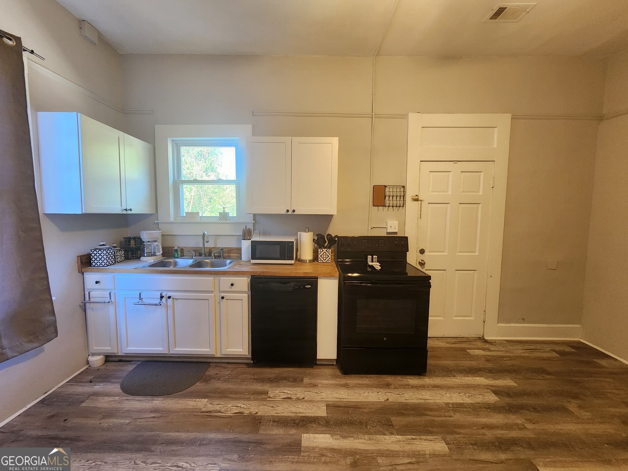 1 bedroom, 1 bathroom, 700 sq ft apartment for rent at 917 Oakview Avenue 5, Columbus, GA 31906 for $1,200 a month — photo 6