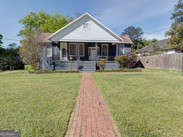 1 bedroom, 1 bathroom, 700 sq ft apartment for rent at 917 Oakview Avenue 5, Columbus, GA 31906 for $1,200 a month