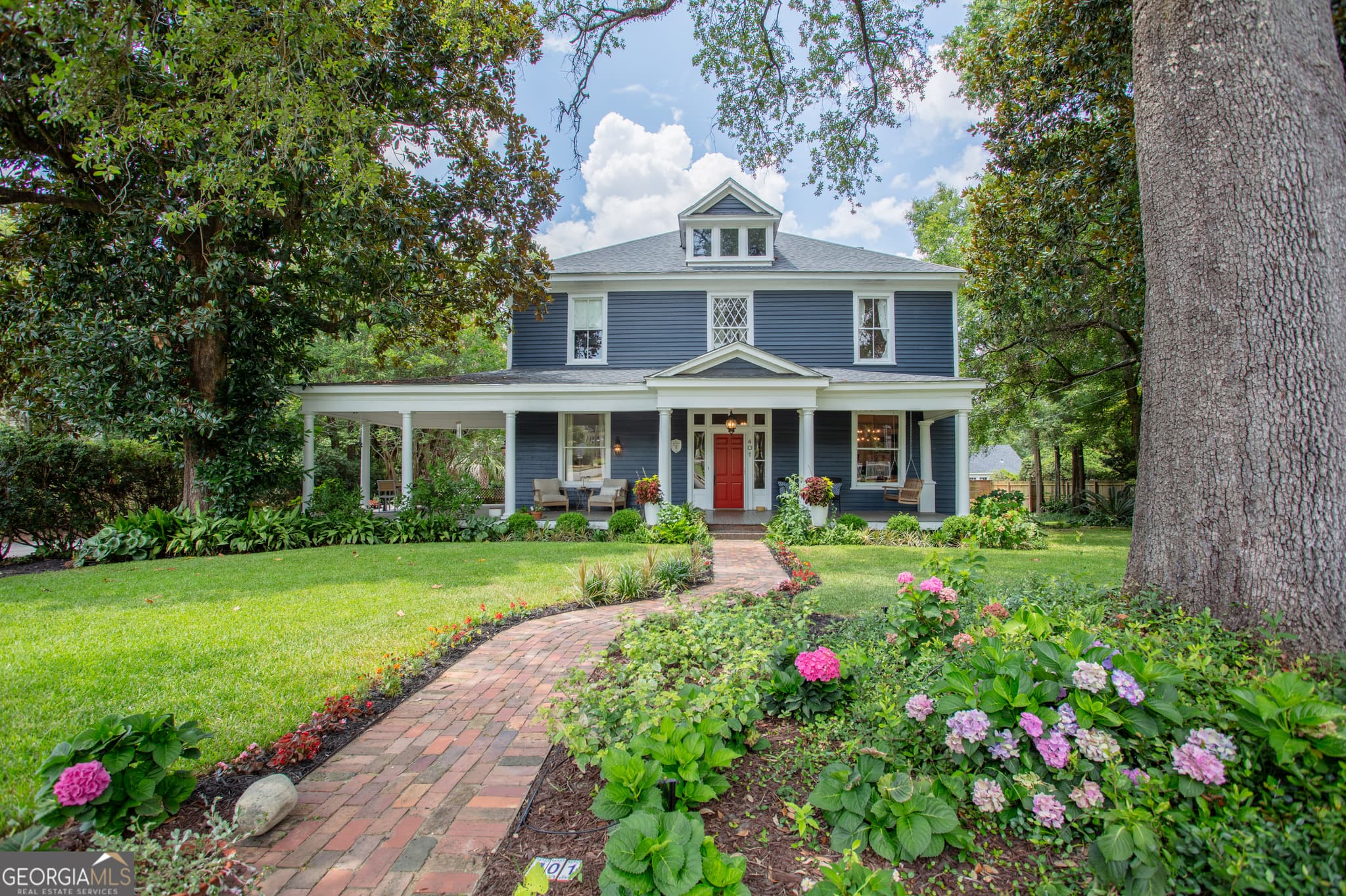 4 bedroom, 3.5 bathroom, 3,494 sq ft single family residence for sale at 401 E Jefferson Street, Thomasville, GA 31792 — photo 2