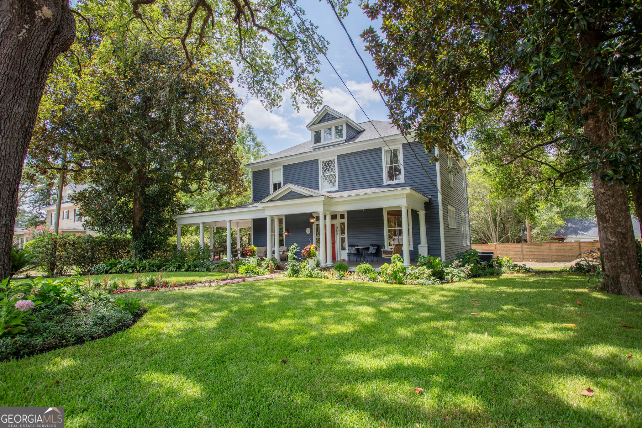 4 bedroom, 3.5 bathroom, 3,494 sq ft single family residence for sale at 401 E Jefferson Street, Thomasville, GA 31792