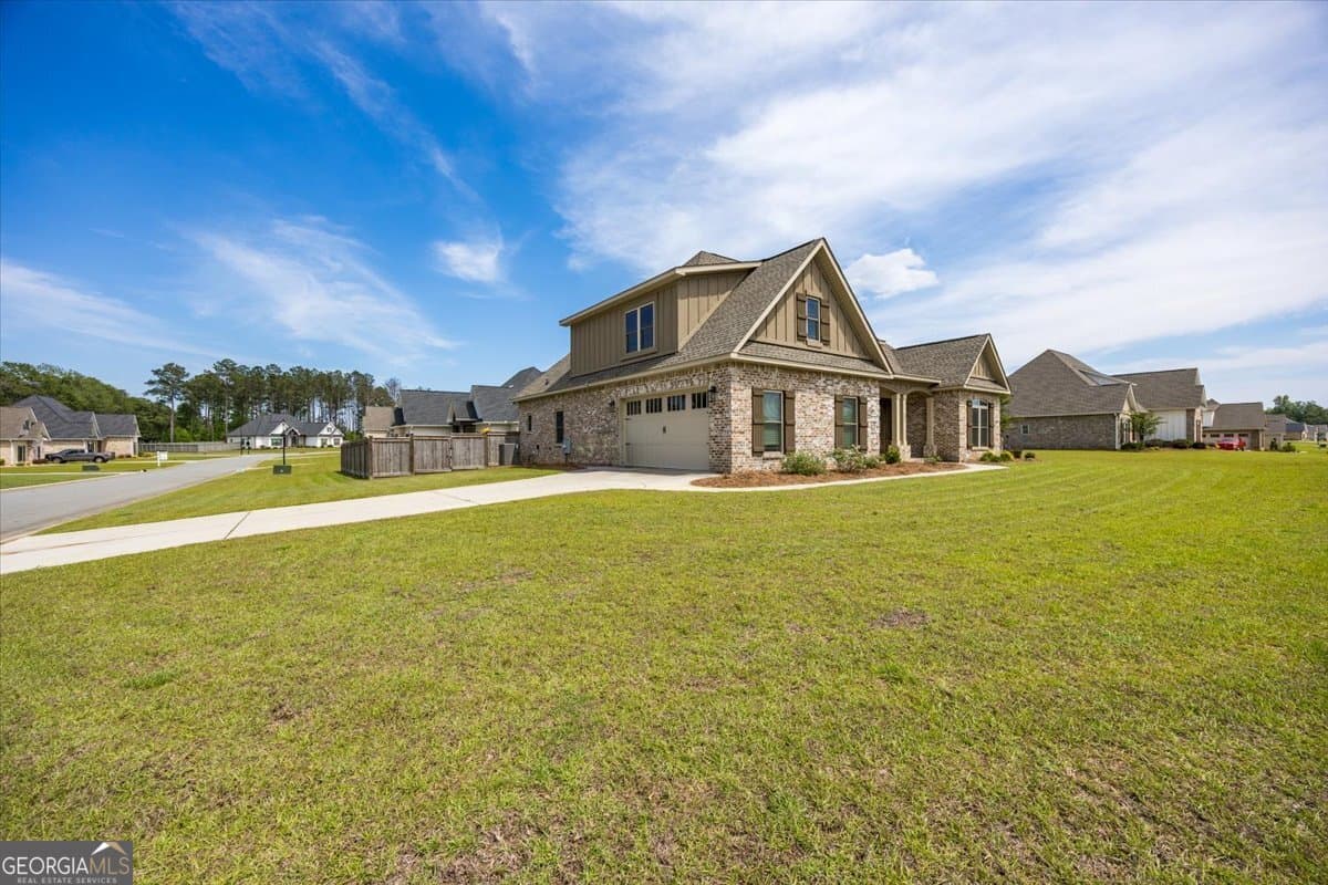 5 bedroom, 4 bathroom, 2,995 sq ft single family residence for sale at 231 Flat Shoal Drive, Bonaire, GA 31005 — photo 6