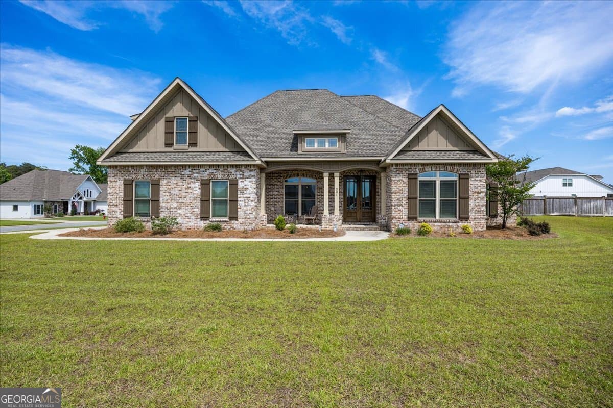 5 bedroom, 4 bathroom, 2,995 sq ft single family residence for sale at 231 Flat Shoal Drive, Bonaire, GA 31005 — photo 3