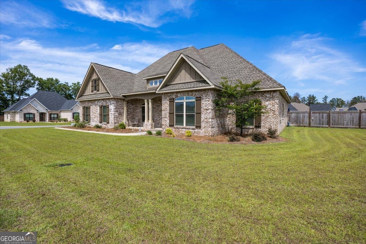 5 bedroom, 4 bathroom, 2,995 sq ft single family residence for sale at 231 Flat Shoal Drive, Bonaire, GA 31005
