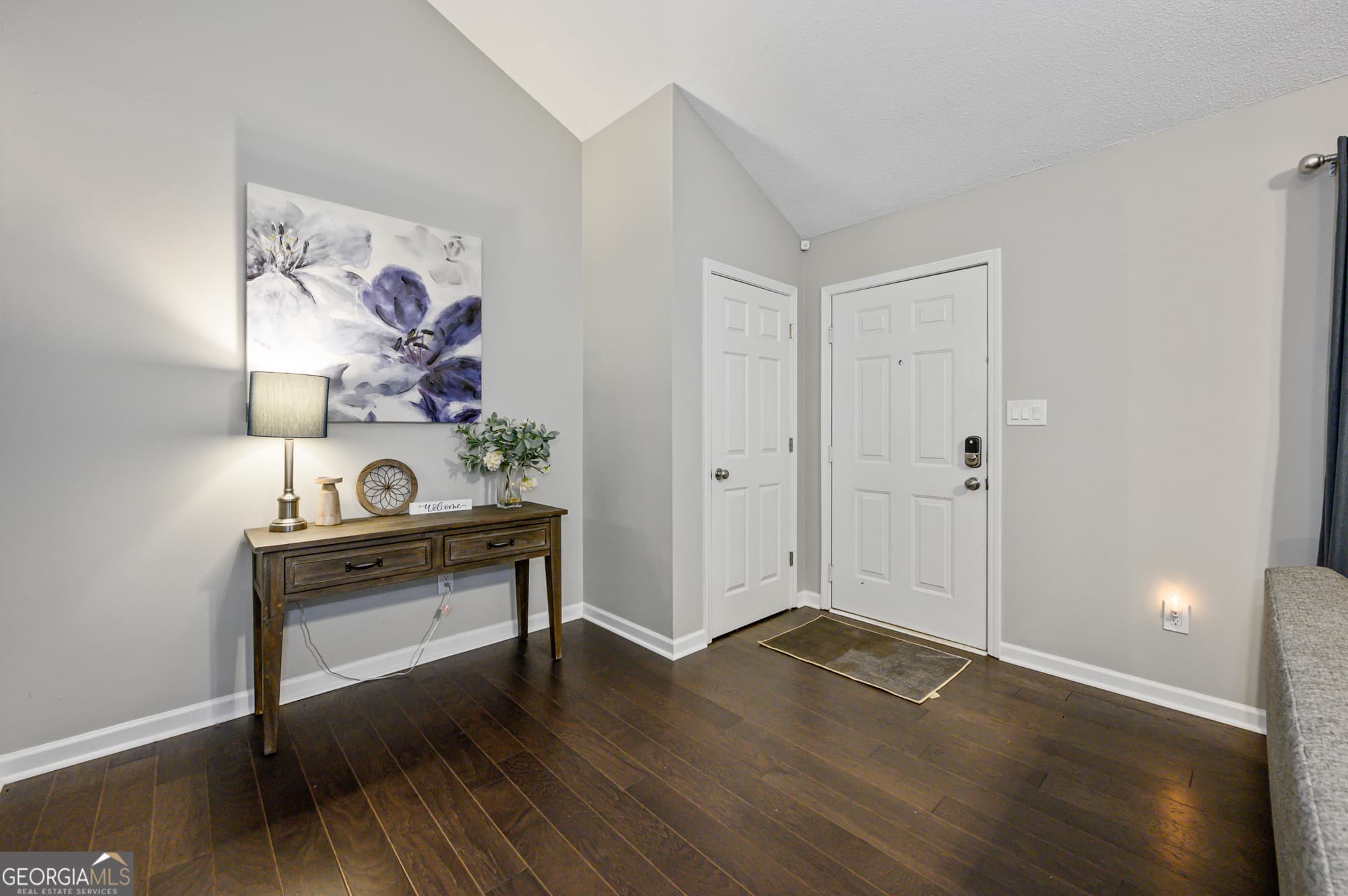 2 bedroom, 2.5 bathroom single family residence for rent at 10 Jill Lane, Cartersville, GA 30120 for $3,474 a month — photo 6