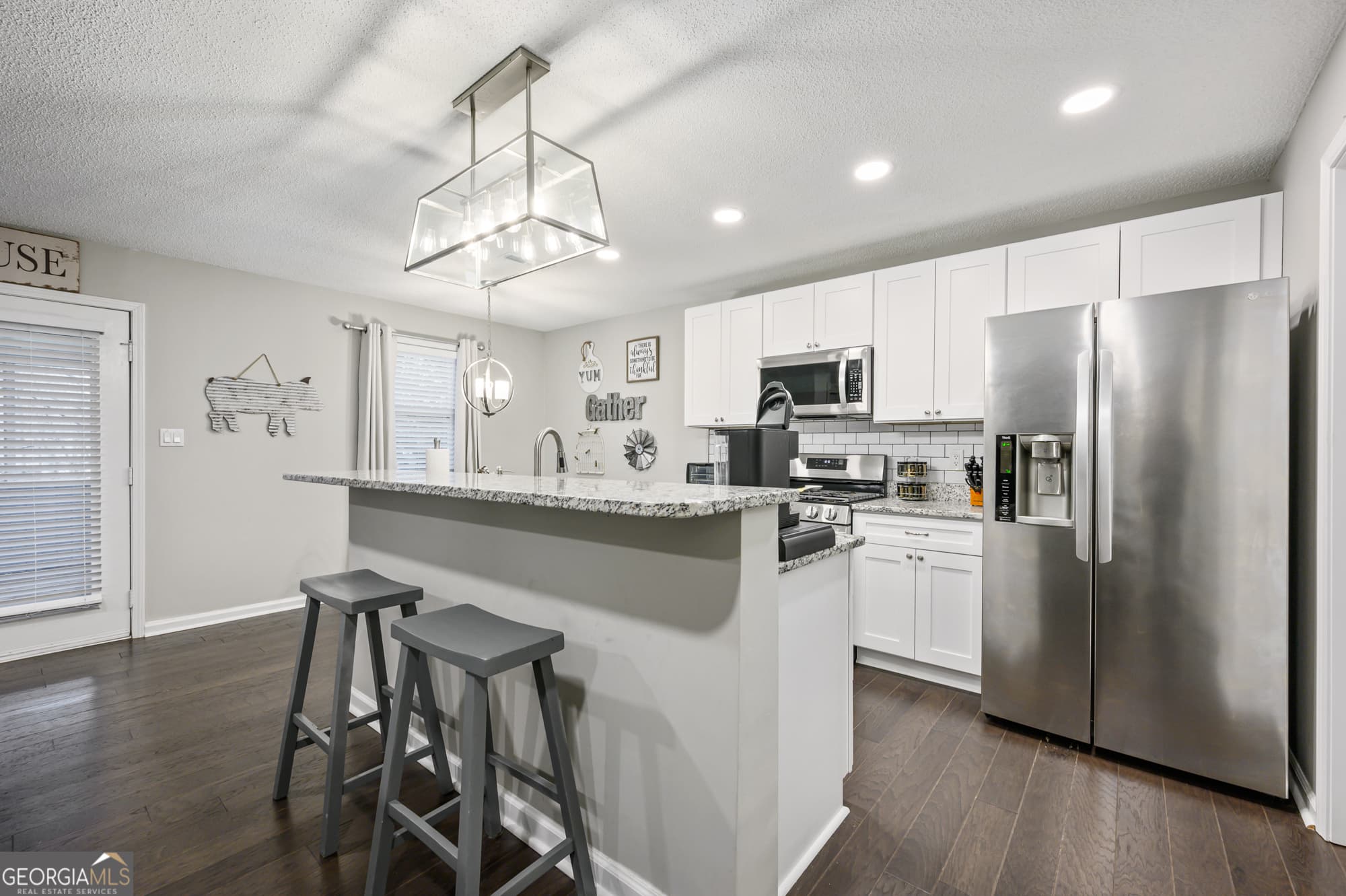 2 bedroom, 2.5 bathroom single family residence for rent at 10 Jill Lane, Cartersville, GA 30120 for $3,474 a month — photo 3