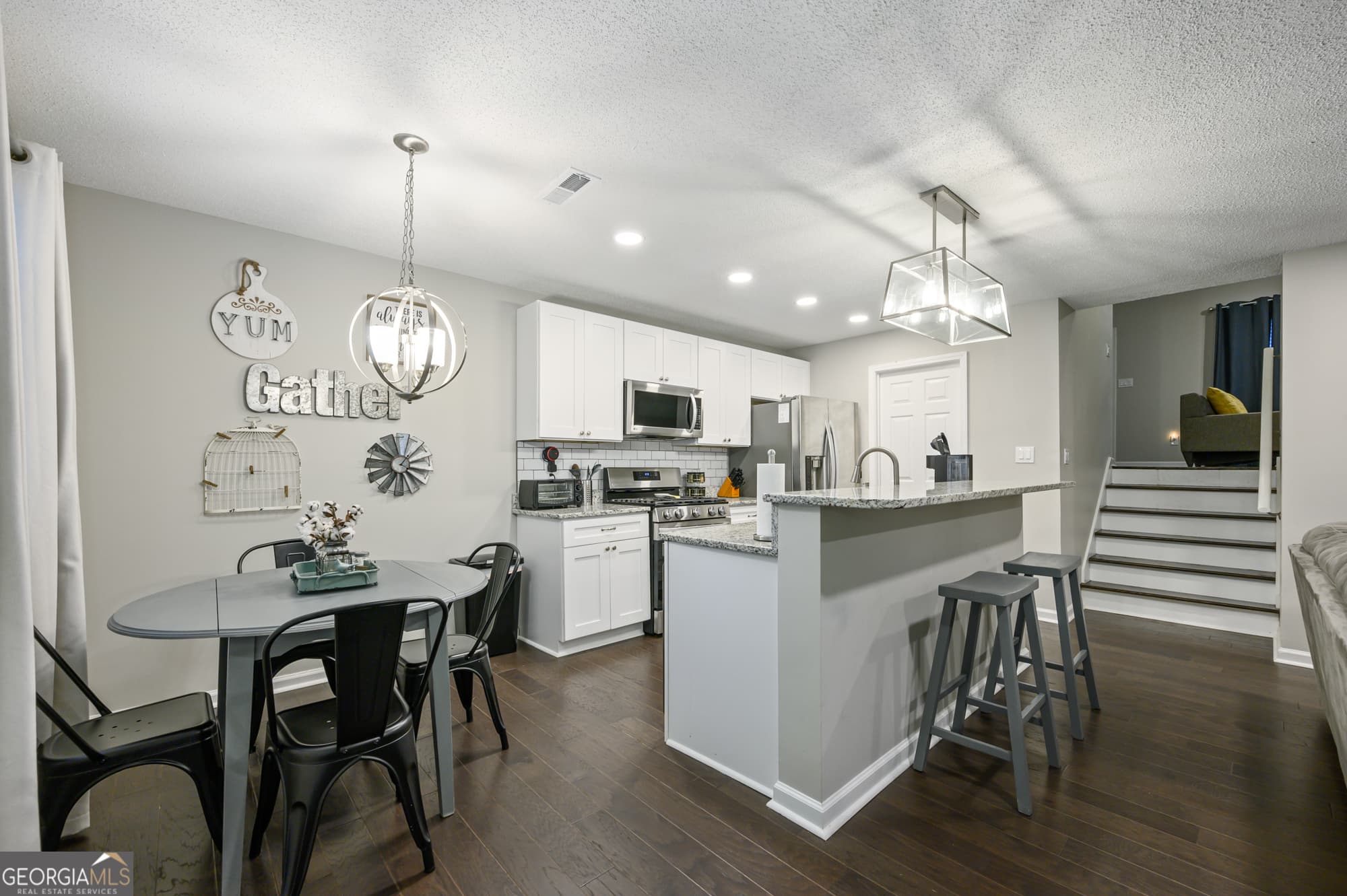 2 bedroom, 2.5 bathroom single family residence for rent at 10 Jill Lane, Cartersville, GA 30120 for $3,474 a month — photo 8