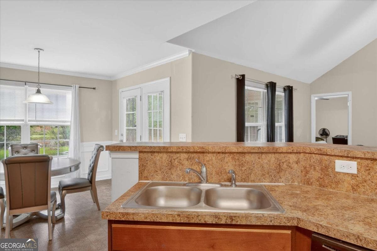 3 bedroom, 2 bathroom, 1,422 sq ft single family residence under contract at 120 Fontenot Drive, Savannah, GA 31405 — photo 6