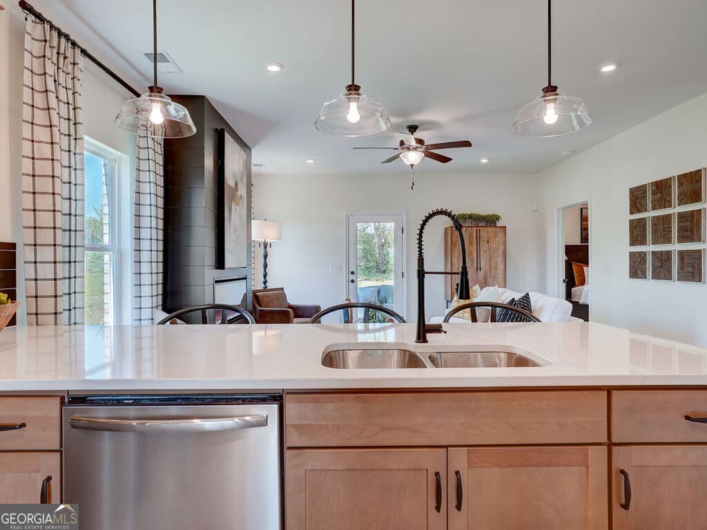 4 bedroom, 2.5 bathroom, 2,231 sq ft single family residence for rent at 192 Marion Drive, Cartersville, GA 30120 for $2,400 a month — photo 6